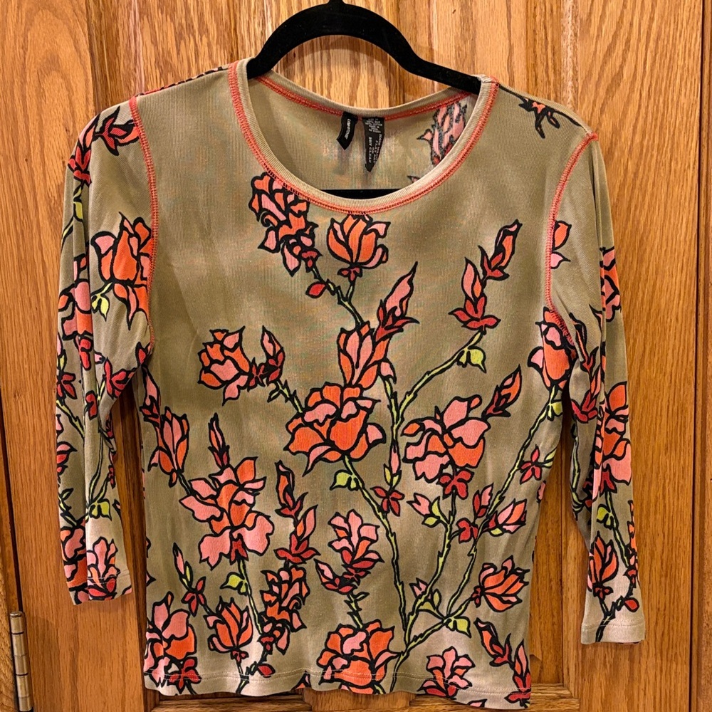 Women's Floral 3/4 Sleeve Ribbed Tee in Olive with Coral Print